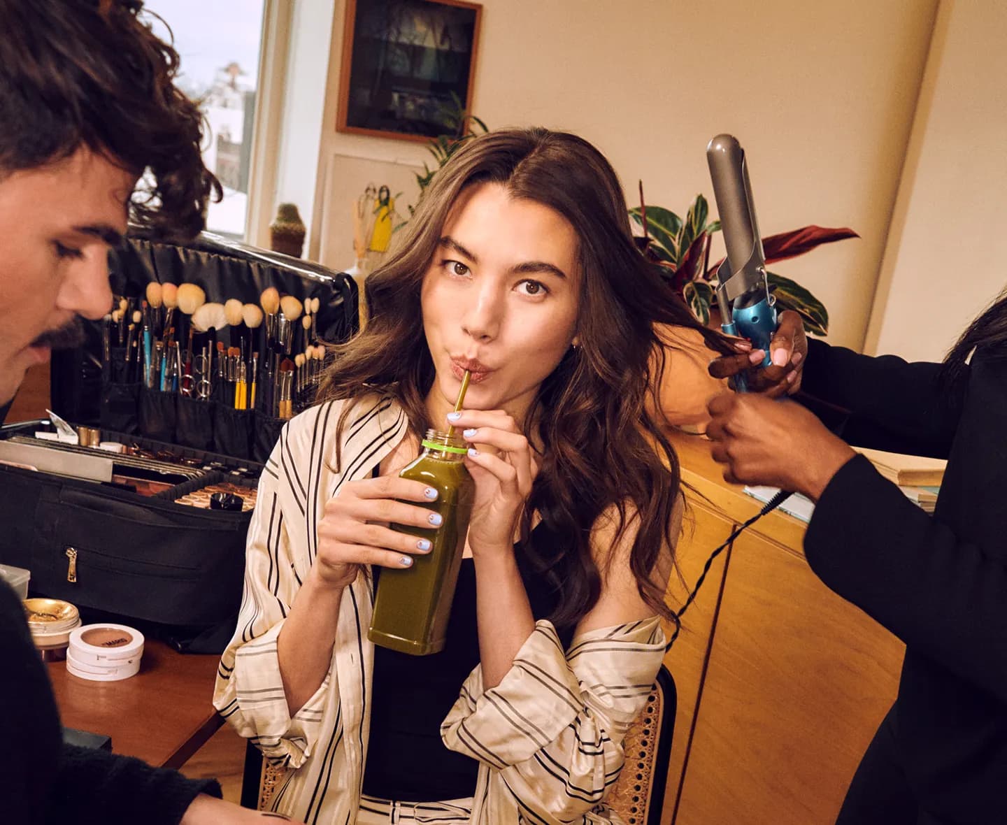 Client relaxing during an in-home Glamsquad beauty appointment